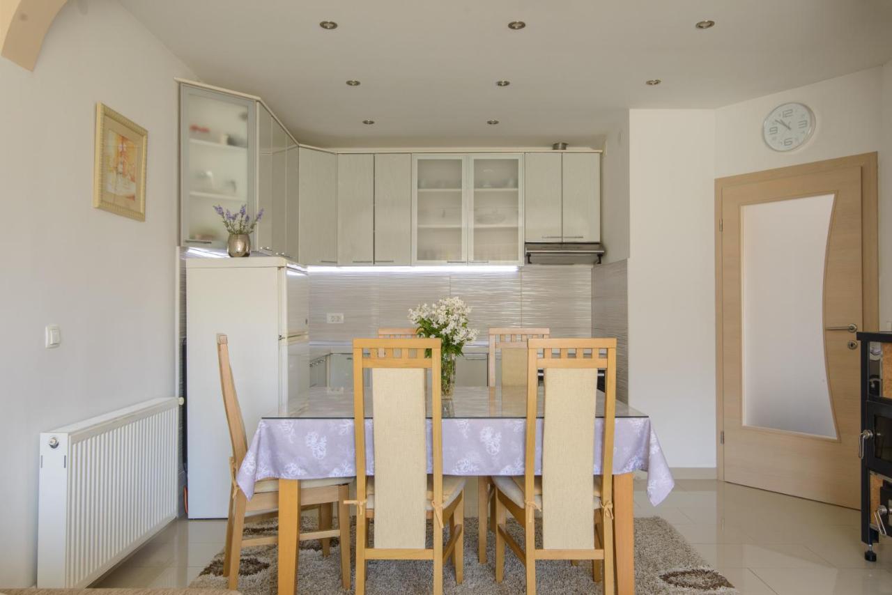 טרוגיר Apartments Tonka מראה חיצוני תמונה